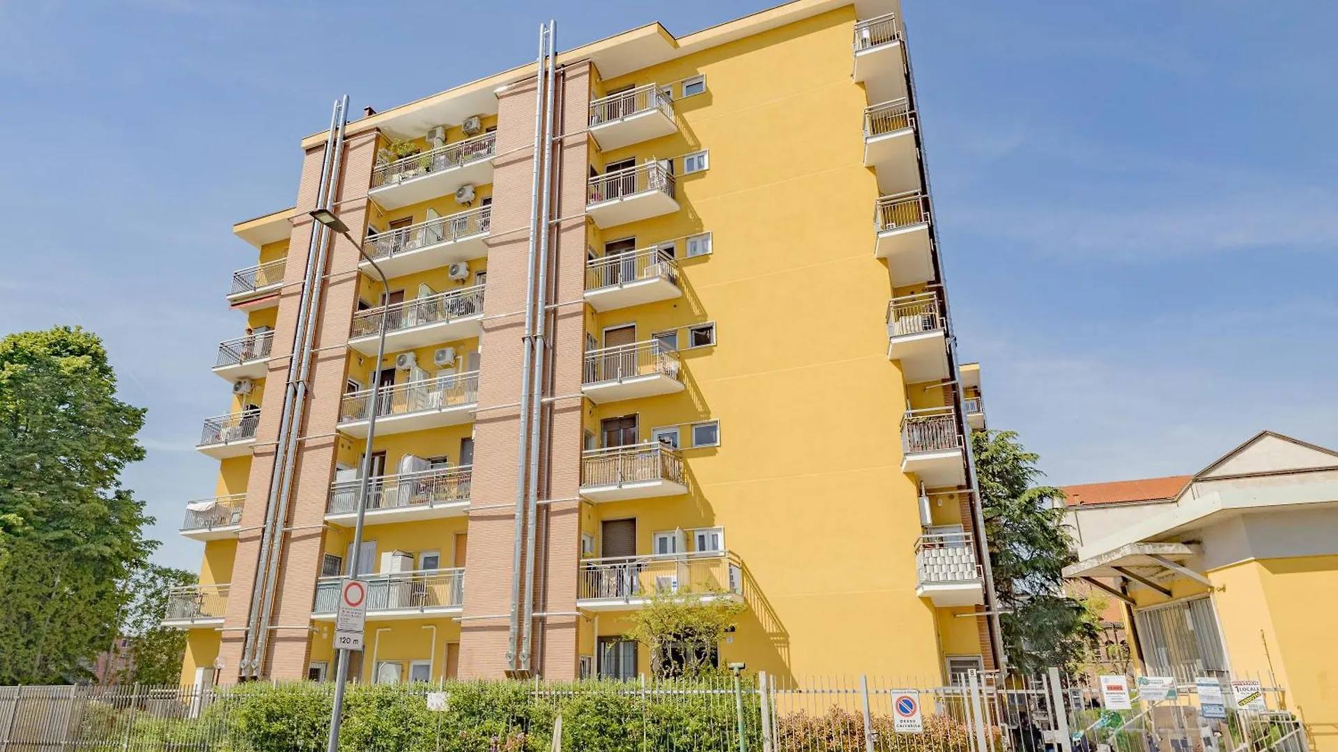 Apartment Comfy & Chic Vicino Famagosta E Universita Iulm Milan